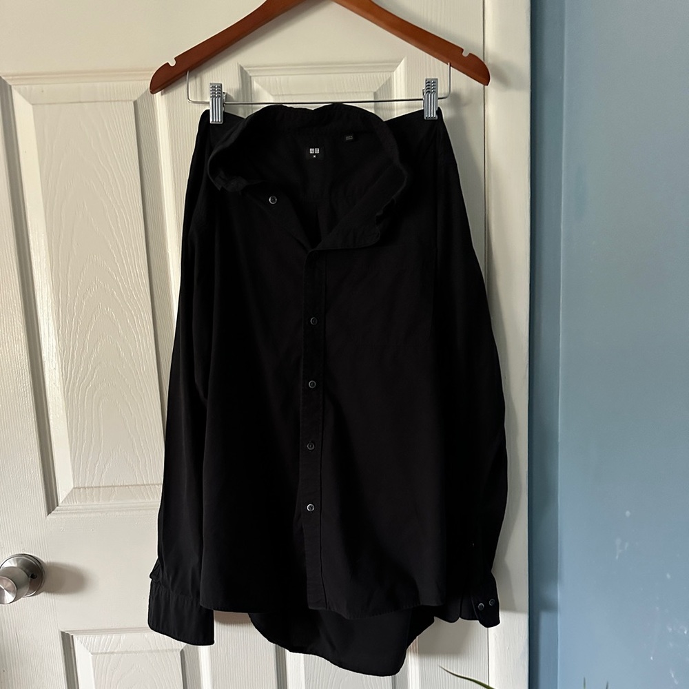 Uniqlo Black Men’s Dress Shirt- Medium